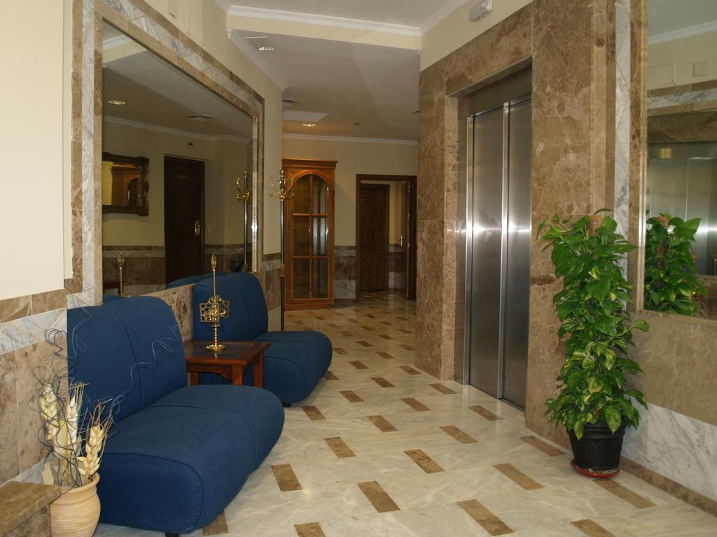 Hotel Al-Yussana Lucena Exterior foto