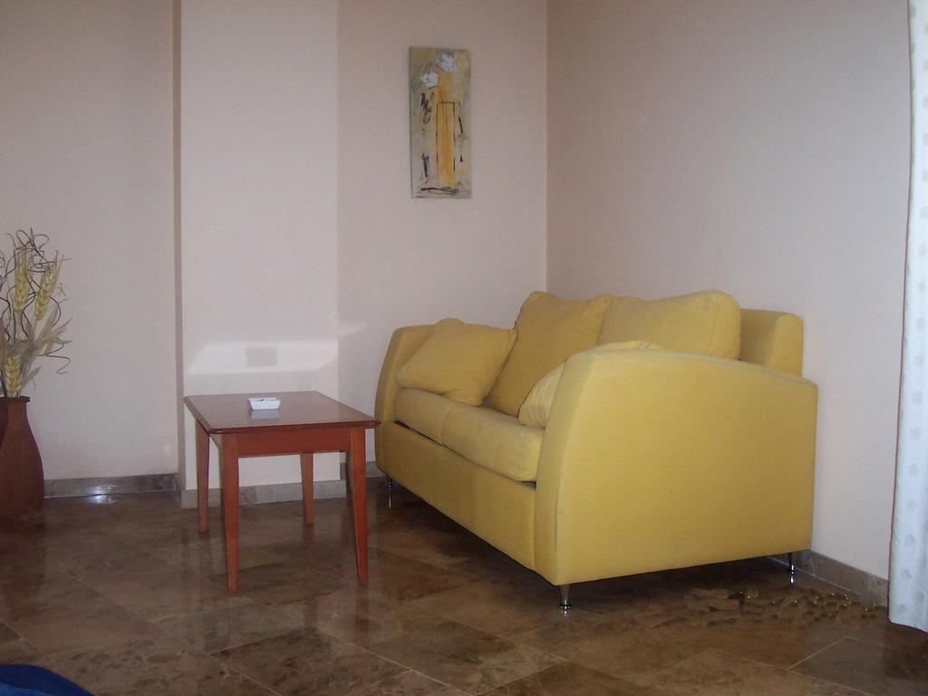 Hotel Al-Yussana Lucena Exterior foto